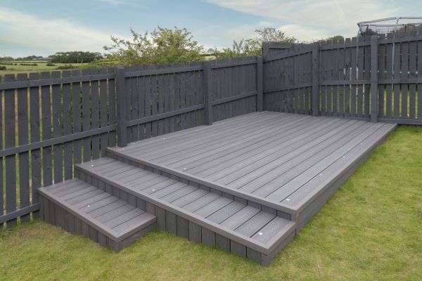 Vinyl Deck Construction in Simi Valley